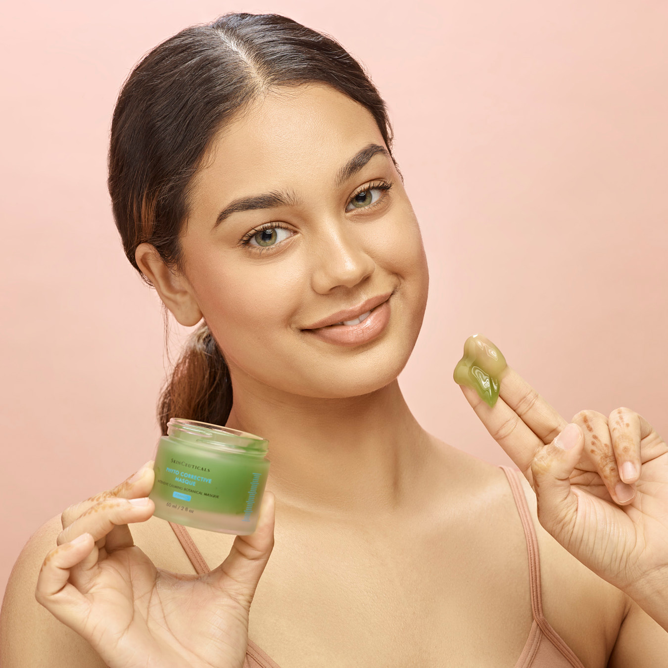 v-l_cosmetic_beauty-Model-8Bella_Jun012022-1993-2048px-1350px