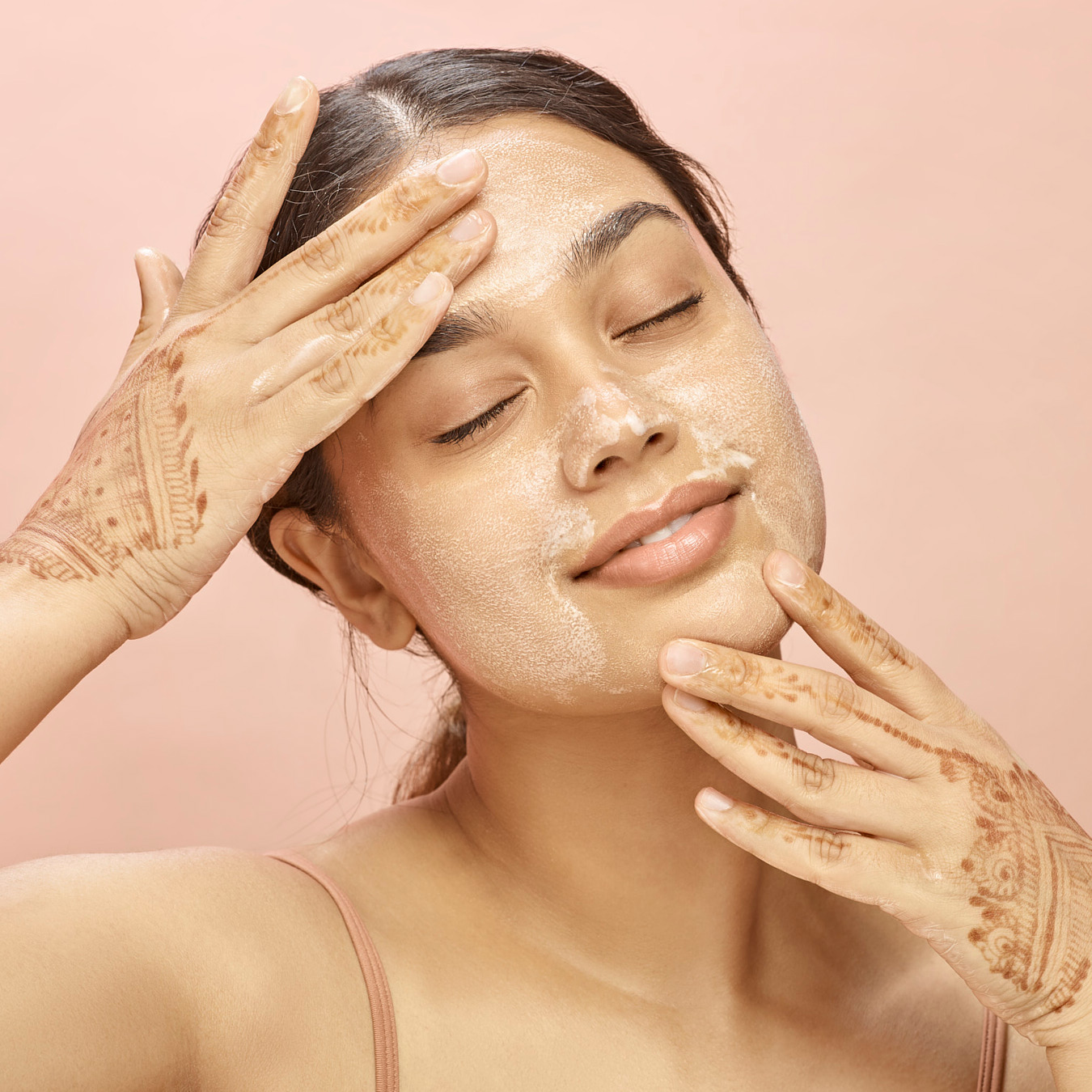 v-l_cosmetic_beauty-Model-8Bella_Jun012022-2032-2048px-1350px